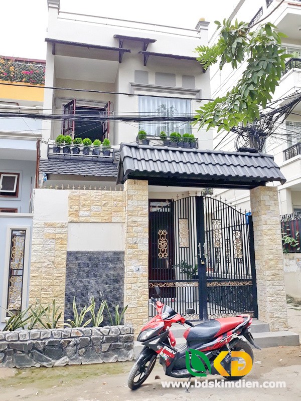 Bán nhà đẹp 2 lầu, 3 mặt tiền hẻm 719 Huỳnh Tấn Phát quận 7.